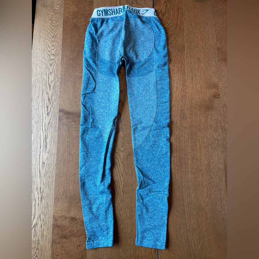 GymShark women’s classic leggings in teal.  Size small